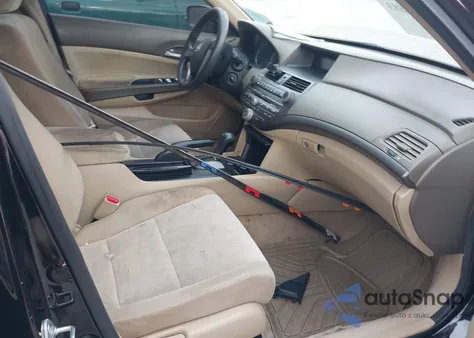 2010 Honda Accord 2.4 Lx-P z USA, uszkodzony, nr VIN 1HGCP2F42AA192744